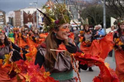 Gran desfile del sábado de Piñata en Astorga. J. NOTARIO