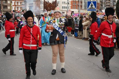 Gran desfile del sábado de Piñata en Astorga. J. NOTARIO