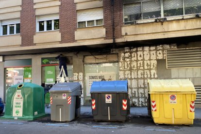 El fuego destruyó los luminosos de una oficina bancaria. MAZ