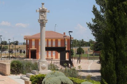 Villadangos del Páramo es uno de los municipios más singulares de León. Lo cruza el Camino de Santiago, que alcanza una dimensión diferente a su paso por la localidad. RAMIRO
