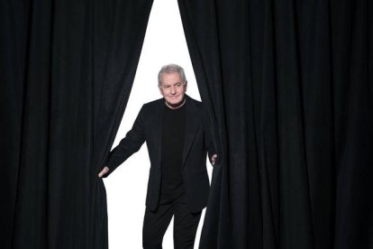 Víctor Manuel. DL