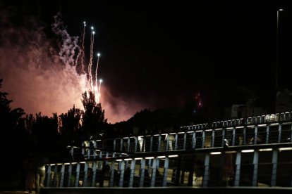 Fuegos artificiales en la noche de San Juan. FERNANDO OTERO