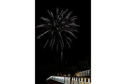 Fuegos artificiales en la noche de San Juan. FERNANDO OTERO
