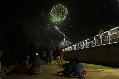 Fuegos artificiales en la noche de San Juan. FERNANDO OTERO
