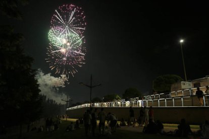 Fuegos artificiales en la noche de San Juan. FERNANDO OTERO