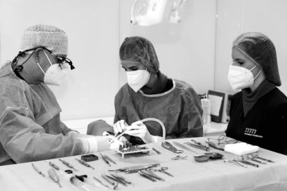 La experiencia en la sanidad bucodental es un aval de esta clínica. DL