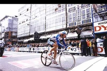 Uno de los ganaron dos veces la Vuelta es otro de los 'grandes'. A pesar de no partir como favorito en el equipo Orbea, el segoviano firma su primera victoria en 1985. Repitió triunfo en 1989.