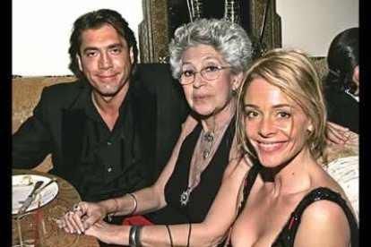El realizador acudió a la ceremonia junto con el actor y su madre y con la protagonista de la película, Belen Rueda. Javier Bardem competía en la categoría de mejor intérprete de drama, pero no consiguió el galardón.