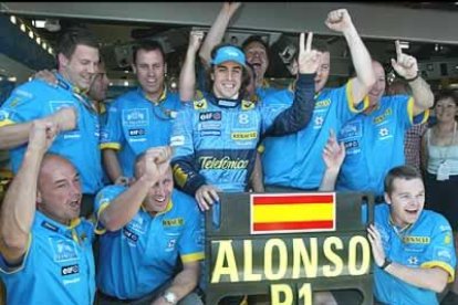 El asturiano, que partía de la <i>pole position</i>, marcó de inicio el ritmo de la prueba, pero acabó siendo superado por el campeón de Ferrari en los <i>boxes</i>.