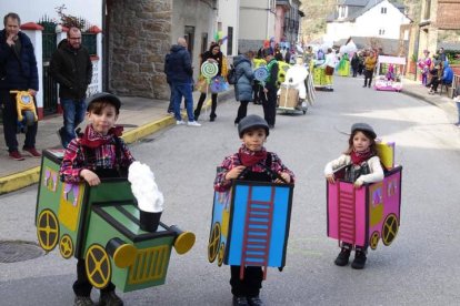 Las inscripciones para participar en el desfile y el concurso de disfraces de Carnaval pueden formalizarse hasta el día 23, tanto en la biblioteca como en las oficinas municipales. DL