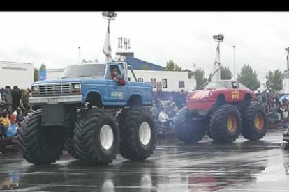 Los big-foots son vehículos equipados con ruedas gigantes, que cuentan hasta con mil caballos de potencia.