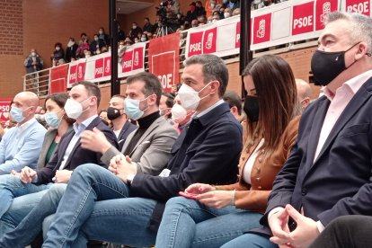 pTudanca, Sánchez y Nuria Rubio. MARCIANO PÉREZ