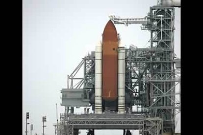 Durante su misión de casi 12 días Discovery debe acoplarse a la Estación Espacial Internacional (ISS), a la que lleva suministros diversos.
