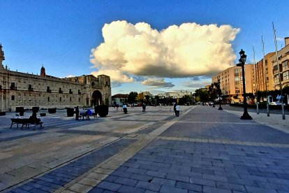 'Las piedras son nubes cargadas de historia'. De María Jesús López Vidal. En León