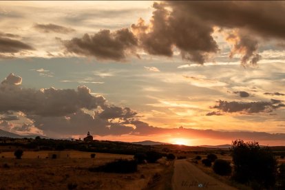 'Atardecer'. De Abilio Ballesteros Blas. En Astorga