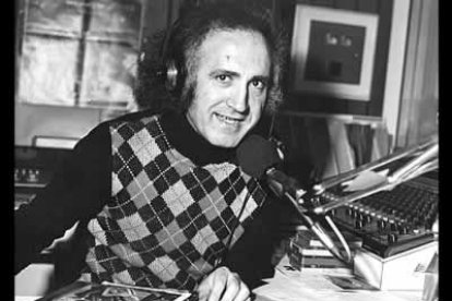 El periodista trabajaba como locutor de radio en la cadena Ser desde hace casi cuarenta años. Había nacido en la localidad navarra de Caparroso hace 58 años.