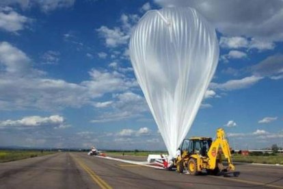 <strong>A escala</strong> ■ A pesar de las dimensiones, el globo que se probó en mayo en La Virgen del Camino es una reproducción a escala del ‘Bloon’ comercial.