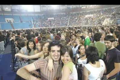 Lo en ningún momento faltó fue la alegría y la diversión entre el público, que se entregó en todas y cada una de las canciones.