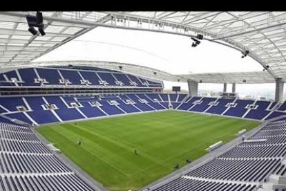 Bautizado como Estadio del Dragón, tiene capacidad para 50.000 espectadores. Sede del partido inaugural.