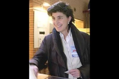 La presidenta del PP de Guipúzcoa, María San Gil, ha pedido a los españoles que voten con «serenidad, tranquilidad y pensando en el bien de todos».