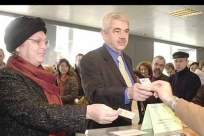El presidente de la Generalitat, Pasqual Maragall, ha asegurado que «después de tantas desgracias, incertidumbre y confusión» , los ciudadanos deben ir a votar con «tranquilidad».