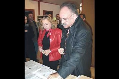 Josep Lluís Carod-Rovira, ha reclamado a los electores que voten «sin miedo» y «contra el terror, contra la mentira, contra la manipulación y contra el insulto».