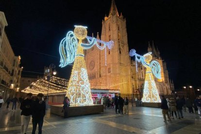 Ángeles en la Catedral de León. RAMIRO