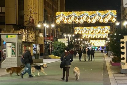 Ordoño II ya luce la Navidad. RAMIRO