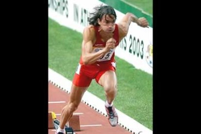 Yago Lamela asusta. En la fase clasificatoria para la final de longitud, el atleta asturiano solo tuvo que saltar una vez para meterse en la ronda definitiva. Esos 8.19m prometen ¿por qué no pensar en lo más alto?