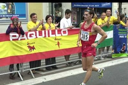 Francisco 'Paquillo' Fernández puso la luz y Manolo Martínez la sombra en la jornada inaugural del campeonato del mundo de París.
