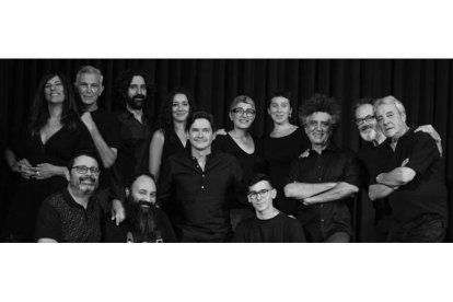 Equipo completo de la obra de teatro ‘El gran Prieto’. DL
