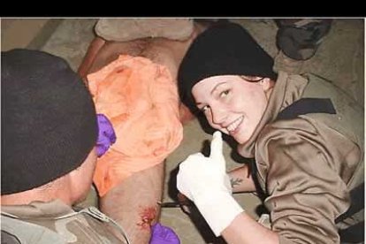Y, por si esto fuera poco, los soldados estadounidenses se fotografiaban con ellos en actitudes de burla.