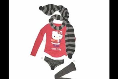 Los conjuntos lenceros de Oysho, personalizados con la imagen de amigos de la infancia como mafalda o Hello Kitty harán las delicias de las más jóvenes. Todo por poco más de treinta euros.