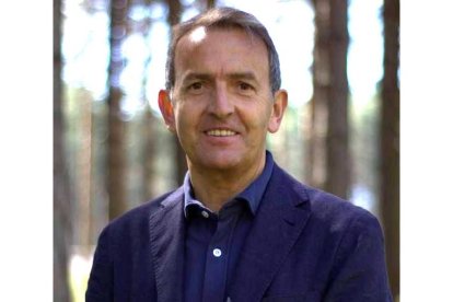 Santiago Dorado, candidato del PSOE a la alcaldía de La Robla. DL