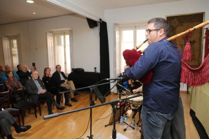 Actuación del grupo de música tradicional Los Pamplinas. BENITO ORDÓÑEZ