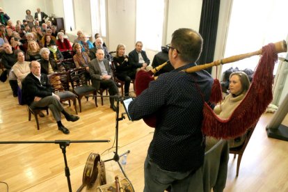 Actuación del grupo de música tradicional Los Pamplinas. BENITO ORDÓÑEZ