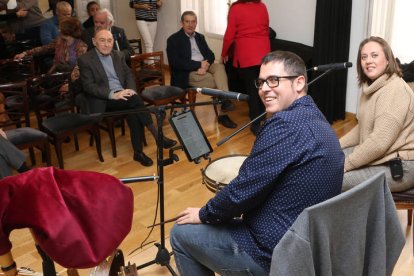 Actuación del grupo de música tradicional Los Pamplinas. BENITO ORDÓÑEZ