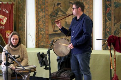 Actuación del grupo de música tradicional Los Pamplinas. BENITO ORDÓÑEZ