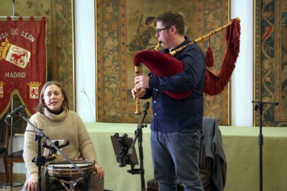 Actuación del grupo de música tradicional Los Pamplinas. BENITO ORDÓÑEZ