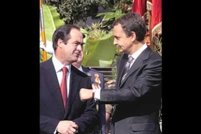 El presidente del gobierno, José Luis Rodríguez Zapatero, acompañó a los soberanos en el palco oficial.