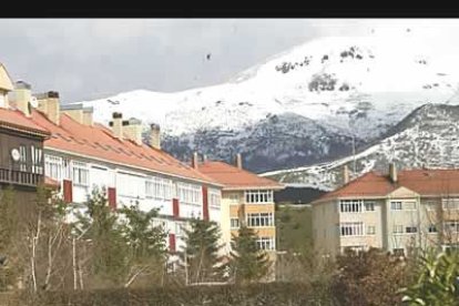 La localidad de Riaño fue construída de nuevo después de que el pantano inundara para siempre al pueblo original