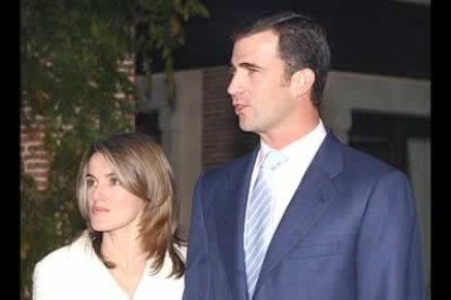 El Príncipe destacó que le daba 'muchísima alegría poder manifestar lo feliz' y 'lo enamorado' que está de Letizia.