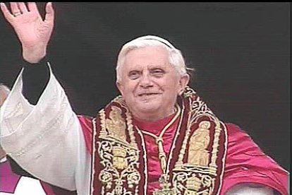 Ratzinger con 78 años será el nuevo Papa de la Iglesia católica, todo parece indicar que será un Papa de transición, por su edad y por un historial clínico no muy favorable.