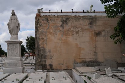 Panteón de los leoneses en Cuba. DL
