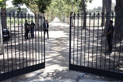 Vista de la entrada a la finca Palacio de El Rincon, en Aldea del Fresno. lugar de celebración este sábado de la boda de Tamara Falcó e Íñigo Onieva. EFE / SERGIO PÉREZ