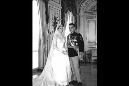 El 19 de abril de 1956 se casó con la actriz Grace Kelly en la Catedral Monegasca de San Nicolás.