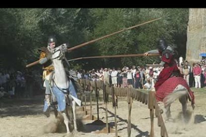 Las lanzas se convirtieron en protagonistas de los ataques a caballo, las acrobacias y las habilidades a caballo conquistaron al público.