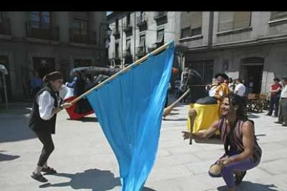 Nadie quiso perderse las numerosas actuaciones que tuvieron lugar con motivo del mercado medieval en la Noche Templaria.
