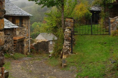 Una de las calles de Los Montes de la Ermita. ECOURBAN