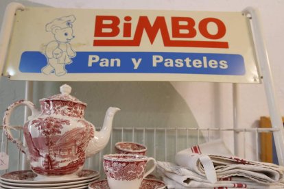 Lo que fue una modernidad para las generaciones del siglo XX se han convertido en objetos vintage, una nueva categoría dentro del mundo de las antigüedades que sigue teniendo relevancia por su valor artístico o suntuario. RAMIRO